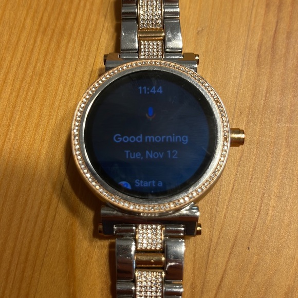 Michael Kors access smartwatch with all accessories and box - Picture 4 of 5